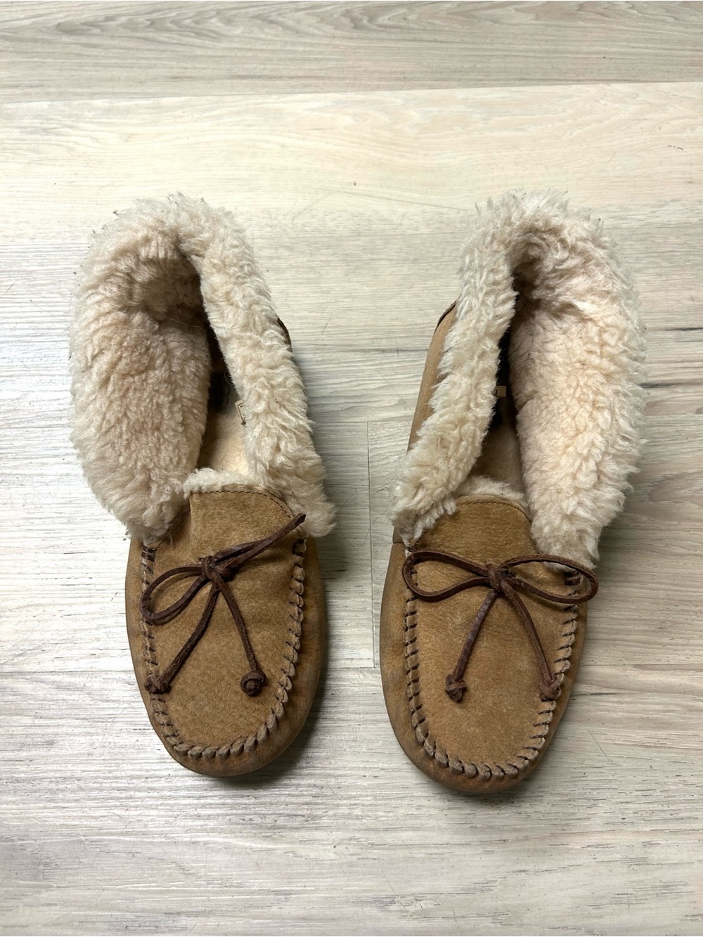 UGG Alena Slippers Sheepskin Moccasin Booties Women’s US 9 EU 40 Chestnut Suede - Picture 4 of 12